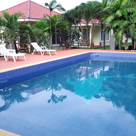 Pat'S Hideaway Bungalows Rayong Exterior photo