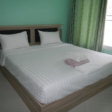 Pat'S Hideaway Bungalows Rayong Exterior photo