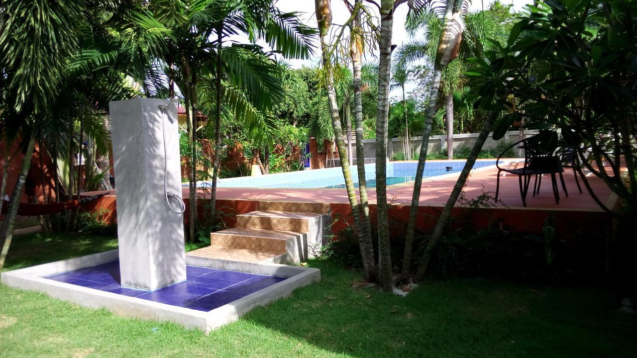 Pat'S Hideaway Bungalows Rayong Exterior photo