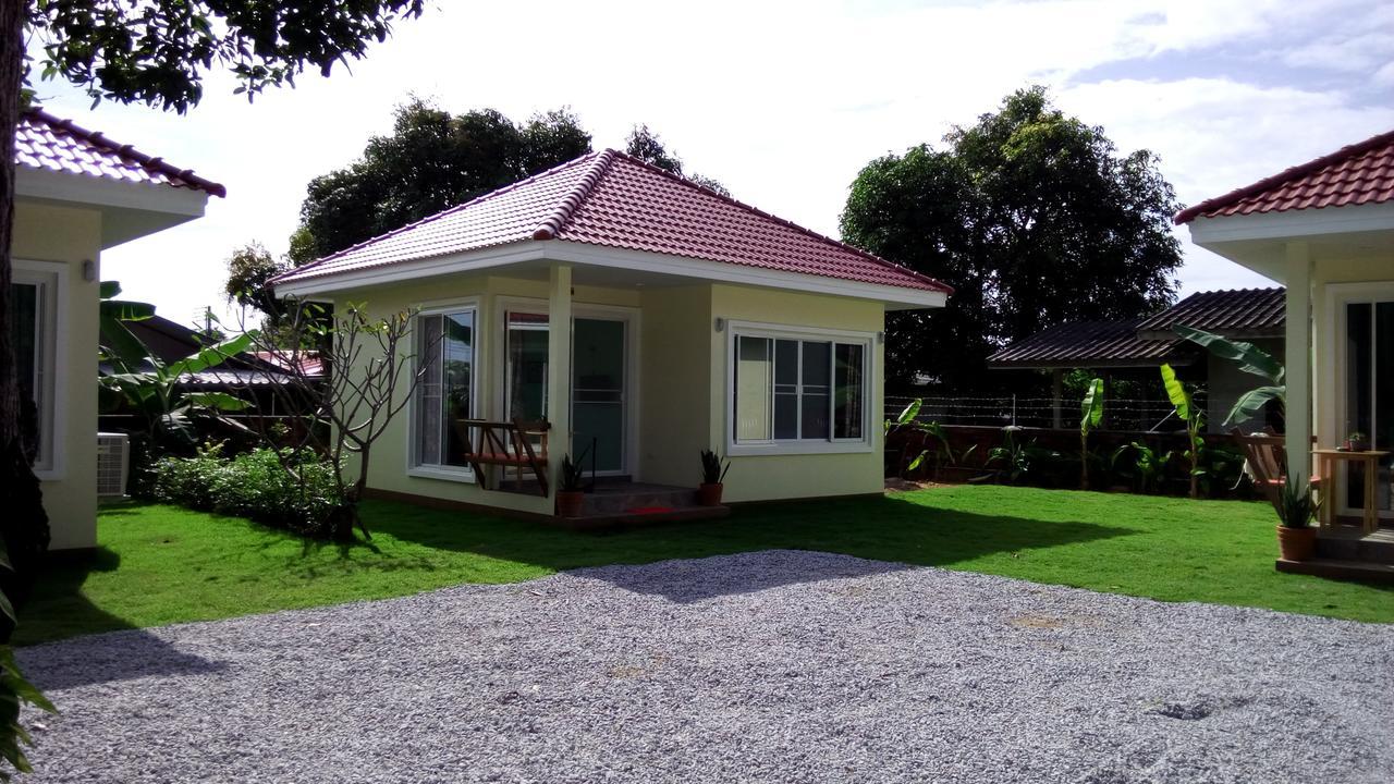Pat'S Hideaway Bungalows Rayong Exterior photo