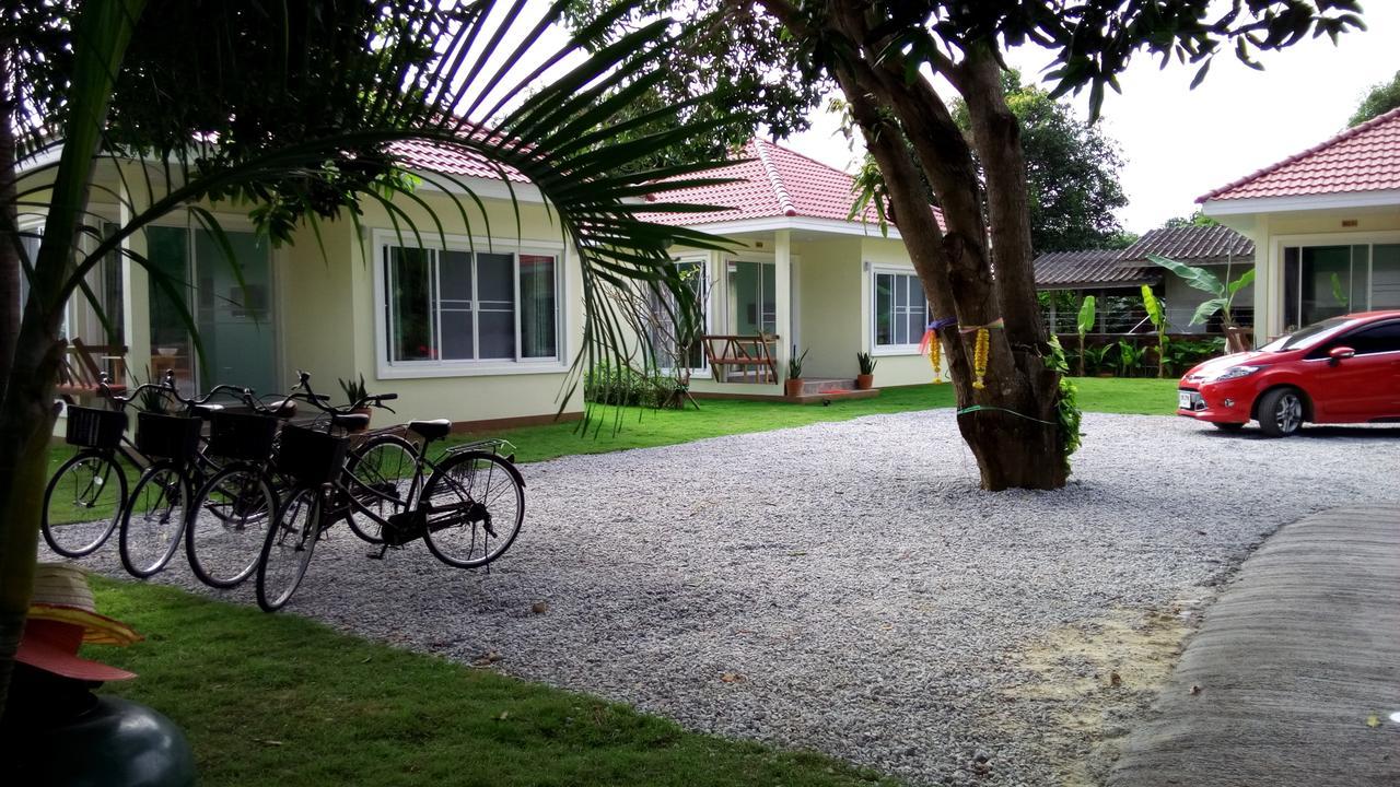 Pat'S Hideaway Bungalows Rayong Exterior photo