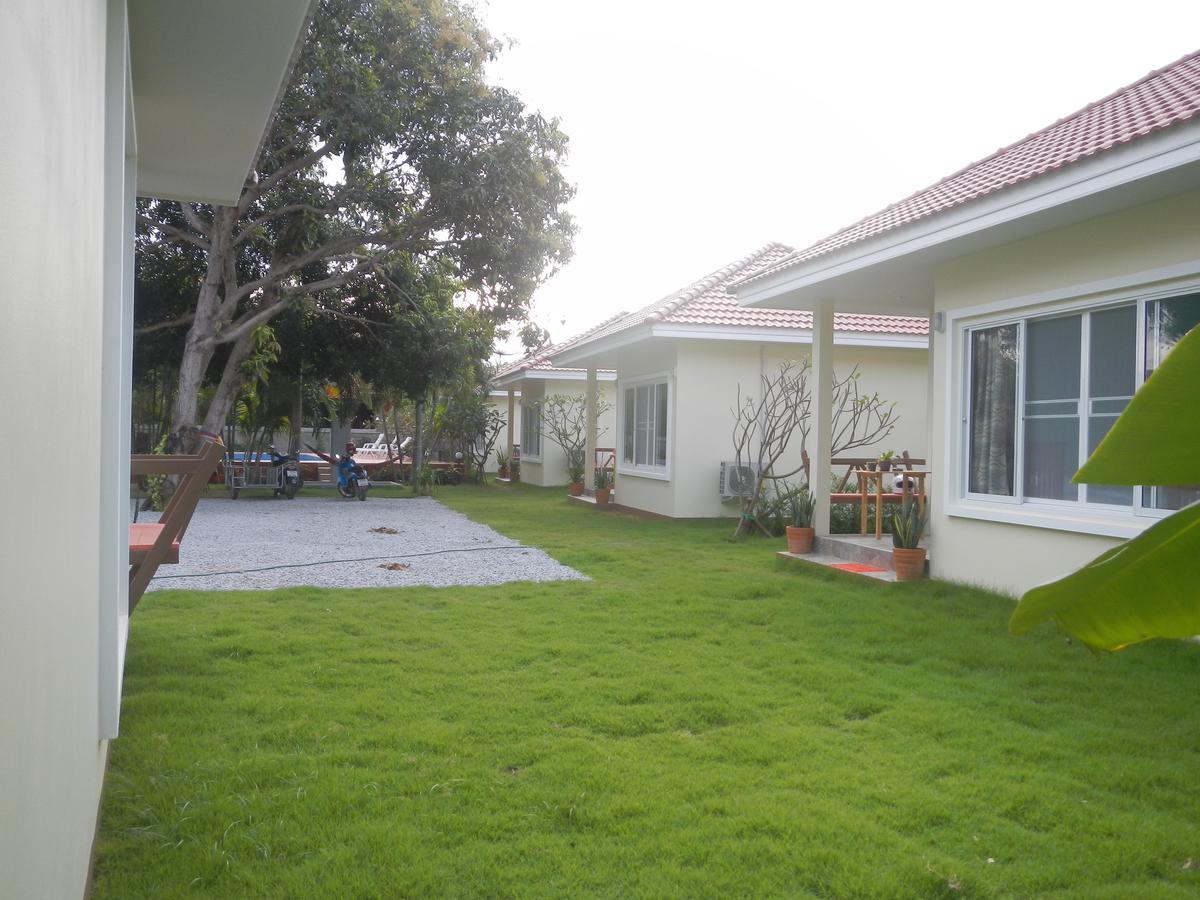 Pat'S Hideaway Bungalows Rayong Exterior photo