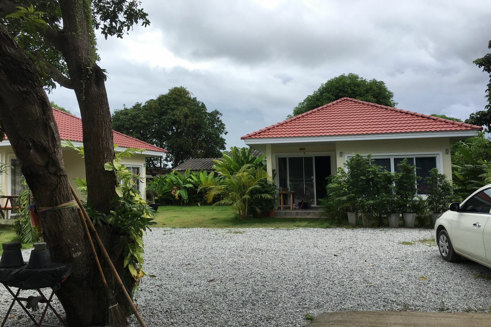 Pat'S Hideaway Bungalows Rayong Exterior photo