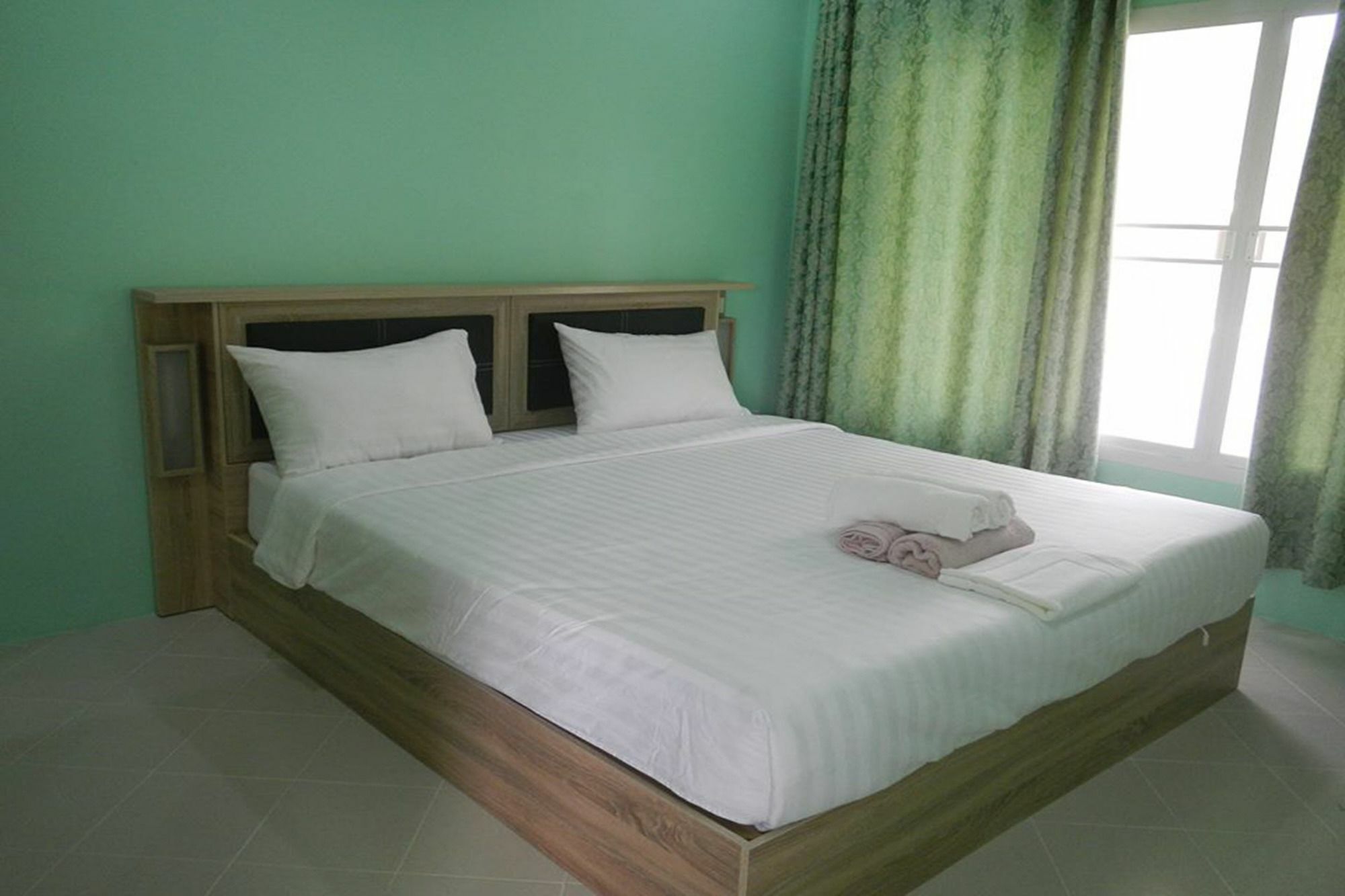 Pat'S Hideaway Bungalows Rayong Exterior photo